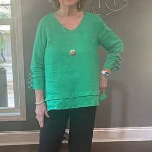 Ali Miles Green V-Neck Tunic Top